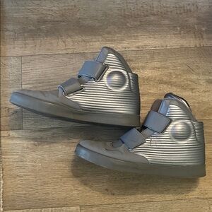 Nike Flystepper 2k3 Men's Metallic Gray Strap Sneakers Size 13